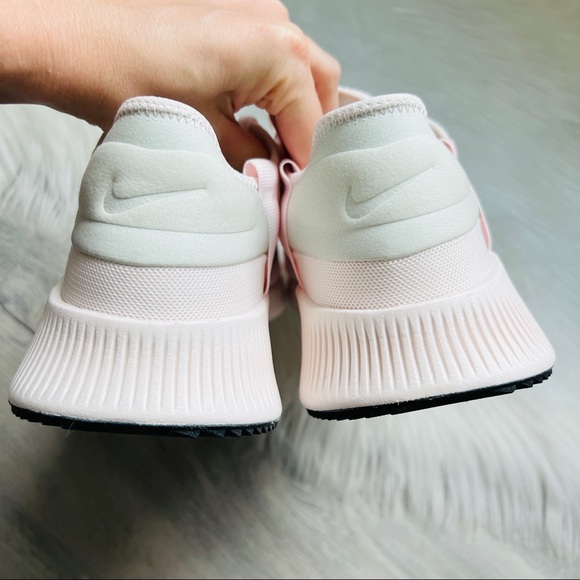 NWT Nike Reposto Women’s Shoes - Picture 8 of 9